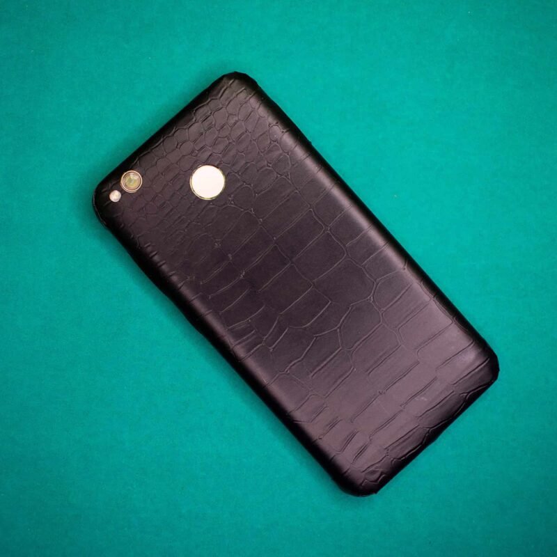 Crocodiile Black Mobile Skin 3